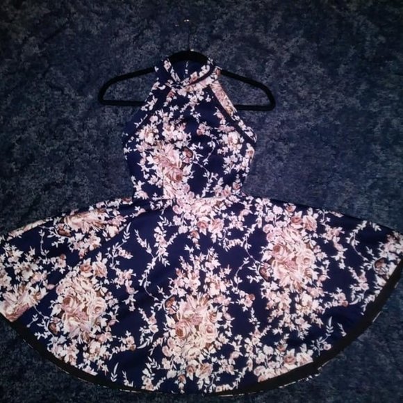 Semi Formal dress in size 1/2 - Picture 6 of 6